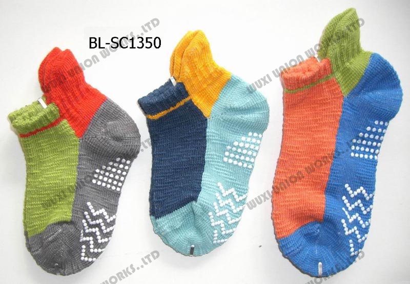 <img src='../manage/Upload/Pic/20105114551606.jpg' width='400' style='border:3px solid #EEEEEE;'><div align=center>Name:jacquard socks,No.:50181,Price:0 元</div>
