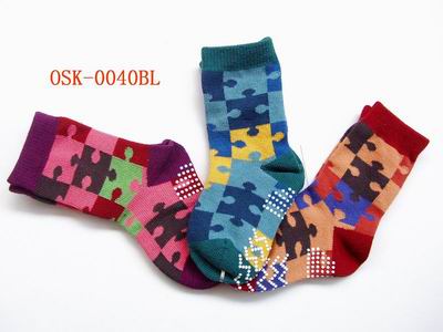 <img src='../manage/Upload/Pic/2012225105433990.jpg' width='400' style='border:3px solid #EEEEEE;'><div align=center>Name:jacquard socks,No.:2020246,Price:0 元</div>